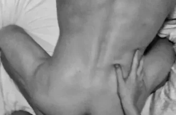 Domina gode-ceinture de Cergy cherche homme soumis amateur de baise anal profonde
