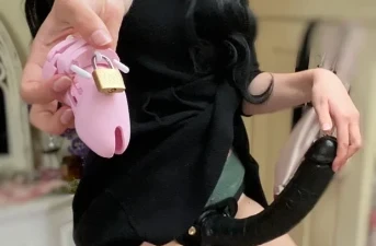 Enculeuse gothique de Fréjus cherche soumis pour jeux BDSM hard et humiliations