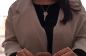 Infirmière maitresse domina cherche soumis pour jeux de chasteté dans l'Allier