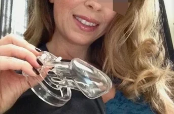 Maitresse SM cherche esclave de Valenciennes pour porter sa cage de chasteté