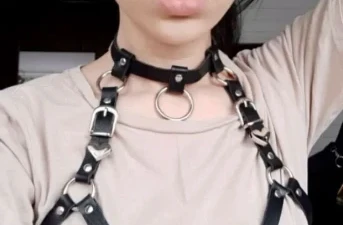 Rencontre SM domina BDSM de Narbonne amatrice de dilatation anale et fist fucking