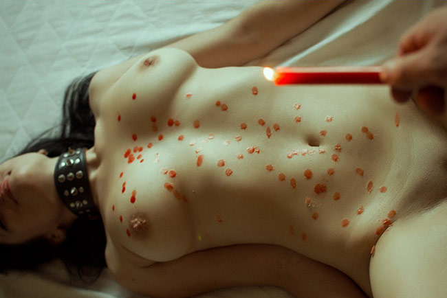 techniques écoulement cire chaude jeux bdsm